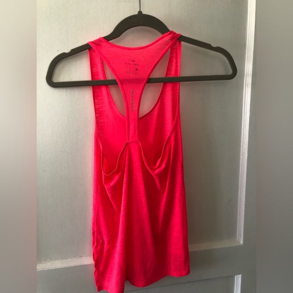 Nike- Hot pink workout tank - Picture 2 of 3
